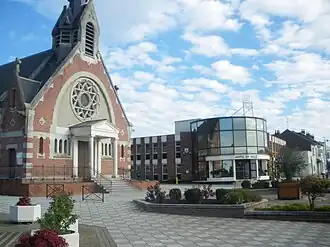 Центральная площадь с мэрией и церковью Святого Ведаста