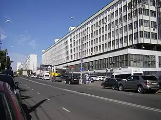 ВНИИА им. Н. Л. Духоваи один из выходов метро «Царицыно»