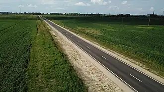 Деревня находится на заднем плане