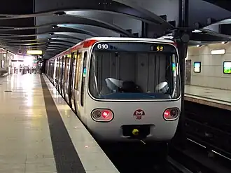 Поезд на станции «Дебур»