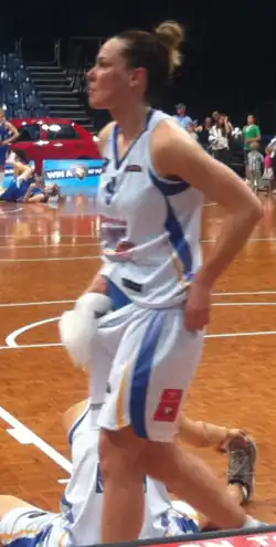 Тесс Маджен в игре за «Бендиго Спирит» против «Канберра Кэпиталз» (15 января 2012 года)