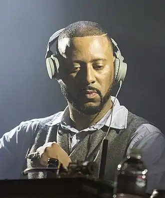 Madlib выступает в клубе Echoplex в 2014 году