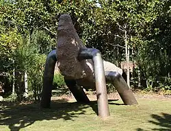 «Контранимал». 2018, гранит, чугун – Чжэнчжоу (Хэнань)