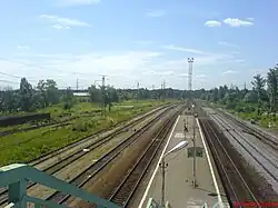 Вид на юг с пешеходного моста.