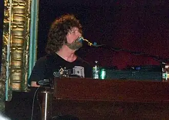 Во время концерта в Массачусетсе 26 марта 2011 года