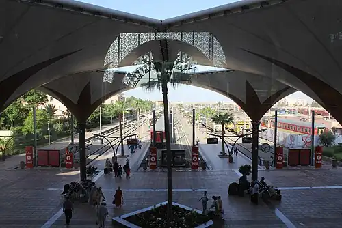 Вид из вокзала на пути