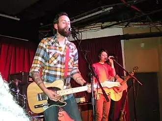 Мэтт Брук и Дженн Гетто на фестивале «Grand Archives» в Лондоне 5 февраля 2010 года.