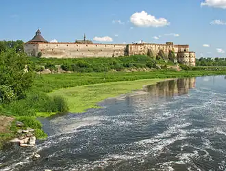 Меджибожский замок на берегу Южного Буга