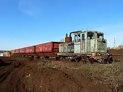 ТУ4-2314 с поездом на эстакаде