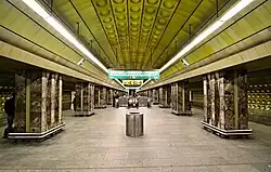 Зал станции линии A