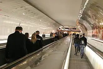 Траволатор в переходе