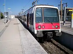 MI 84[англ.] на станции Poissy station[англ.]