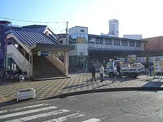 Восточный выход из здания станции