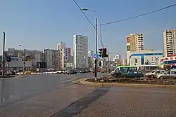 Вид от метро «Митино» на северо-запад через ул. Дубравная