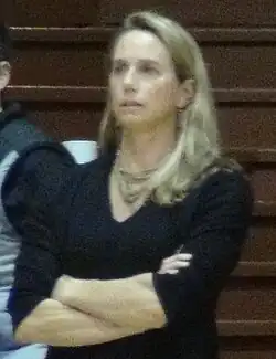 Молли Гуденбур на тренерском мостике «Сан-Франциско Донс» в игре против «Сан-Хосе Стэйт Спартанс» (6 декабря 2016 года)