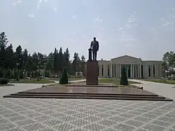 Памятник Гейдару Алиеву