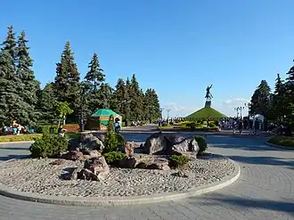 Аллея к памятнику Салавату Юлаеву