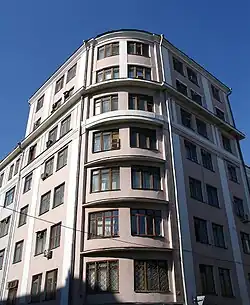 № 12. Школа дизайна НИУ ВШЭ на углу Малой Пионерской и Стремянного переулка.