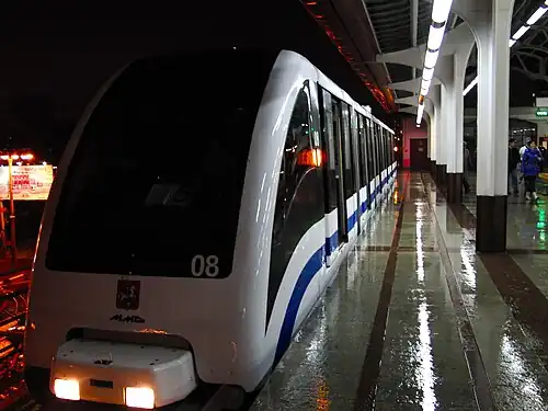 Поезд на станции