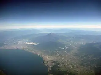 Вулкан Фудзияма и гора Аситака на острове Хонсю