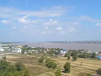 Вид на город и реку Меконг