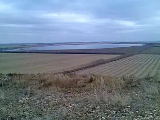 Вид на озеро с горы Мулдактау