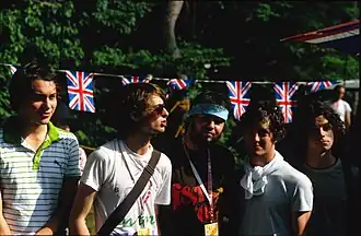 Слева направо:Ниалл Баклер, Джеймс Нью, Гарет Дженнингс, Оли Фрост, Джеймс Аргуил.