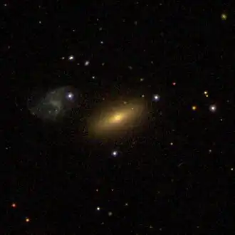 NGC 42 находится в центре