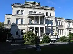 Галерея южного фасада