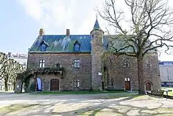 Музей Добре. Один из фасадов