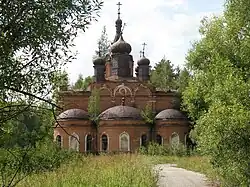 Недействующая церковь в селе Нарма