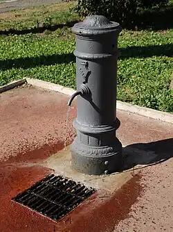 Более поздний вариант римских фонтанчиков — с одним носиком