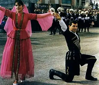 Исполнение танца в Ыгдыре. 
Июль 2005 года