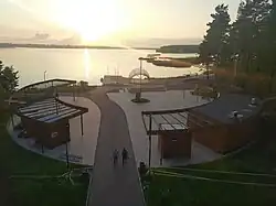 «Нейтрино-парк» на закате