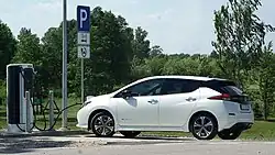 Nissan Leaf II на зарядке