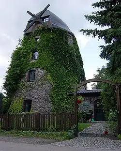 Бывшая мельница, переделанная в дом