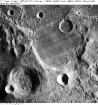 Снимок зонда Lunar Orbiter - IV. Кратер Вейс в центре снимка, в нижней левой части снимка кратер Чекко Д'Асколи.