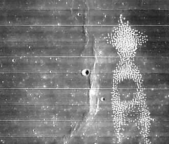 Снимок зонда Лунар Орбитер - IV. Кратер Вери в центре снимка.