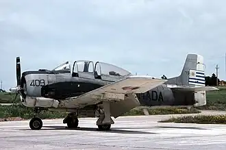 учебно-тренировочный самолёт North American T-28S Fennec
