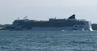 Norwegian Jade в Саутгемптон Уотер в 2008 году