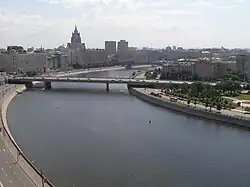 Панорама набережной у Новоарбатского моста