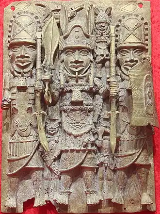 Оба Озолуа в боевом облачении. Бенинская бронза, Музей африканских цивилизаций, Дакар