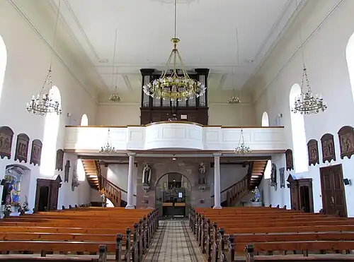 Интерьер, вид на орган