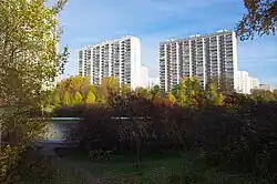 Пруд «Запятая» и близлежащая застройка