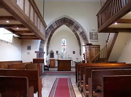 Интерьер, вид на алтарь