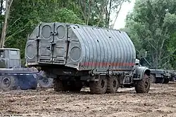 Подготовка к развертыванию наплавного моста через реку Ока из средств ПМП на шасси КрАЗ-255Б