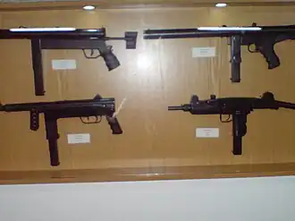 Zagi M-91 (вверху слева)