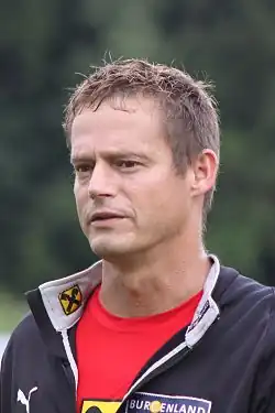 Отто Конрад на тренировке молодёжной сборной Австрии