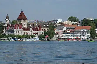 Вид на район Уши со стороны Женевского озера