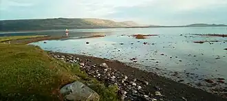 Вид на бухту Озерко с ее восточного берега, с мыса Ларина